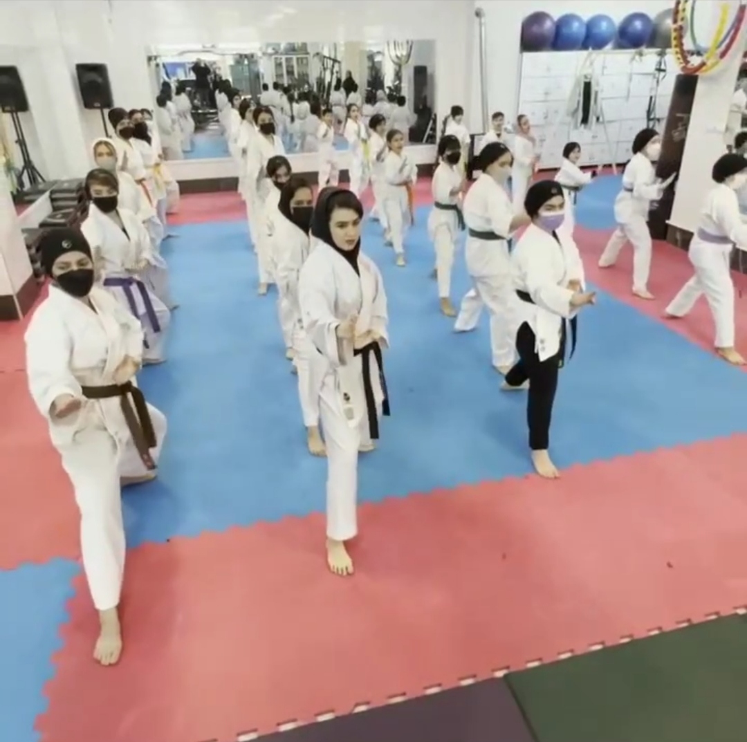 درخشش دختران مرندی در مسابقات بین المللی کاراته