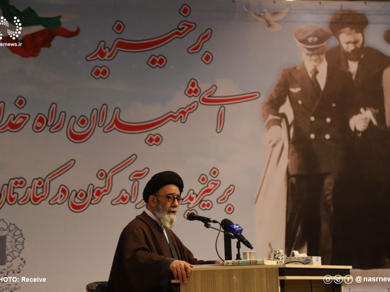 تکریم شهدا وظیفه ملی و انسانی است