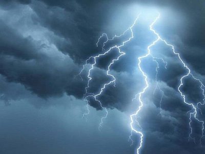 صاعقه در میاندوآب جان یک نوجوان را گرفت