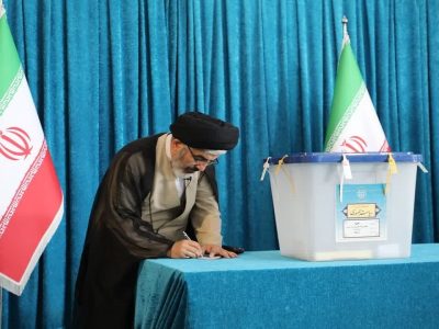 نماینده ولی فقیه در آذربایجان غربی  رای خود را به صندوق انداخت