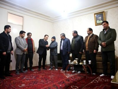 دیدار شهردار منطقه ۷ تبریز با خانواده شهید حسین محمد پور