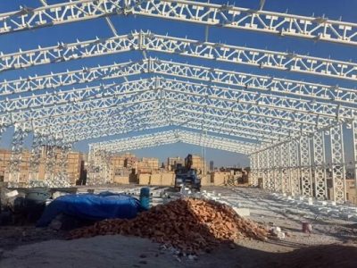 عملیات اجرایی سالن چند منظوره “ربع رشیدی” وارد مرحله نصب فرمهای ستون شد