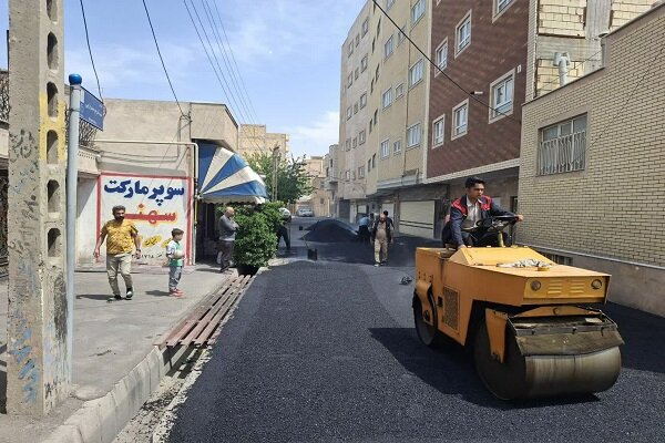 آسفالت‌ریزی ۳۱۳ تنی شهرداری منطقه ۴ تبریز طی هفته گذشته