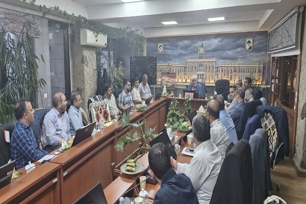نشست دوره‌ای مدیران بازرسی مناطق شهرداری تبریز به میزبانی منطقه ۸ برگزار شد