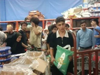 توزیع برنج با نرخ مصوب دولتی در بازار روز شهریم میدان انقلاب تبریز