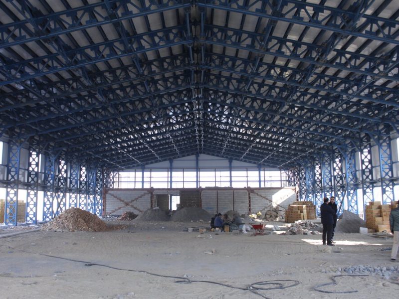 سالن چندمنظوره ورزشی یاغچیان در مرحله اجرای دیوار پیرامون