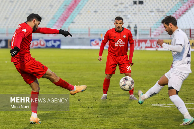 بازی تراکتور مقابل ملوان ۳ بر صفر به سود تراکتور اعلام شد