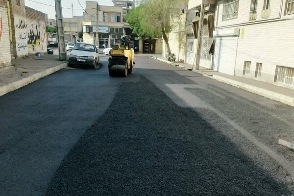 تداوم نهضت بهسازی معابر در شمالغرب تبریز؛ توزیع یک هزار و ۱۳۰ تن آسفالت طی یک هفته گذشته
