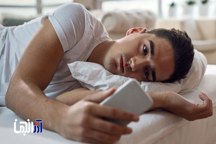بعد از بیدار شدن از خواب گوشی را چک نکنید!